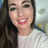 Lindsay T